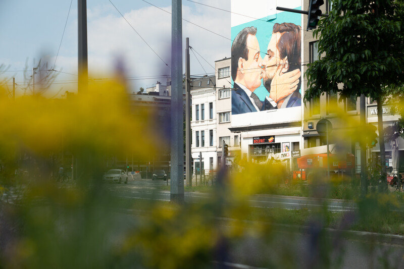 Muurschildering van Bart De Wever en Georges Louis Bouchez