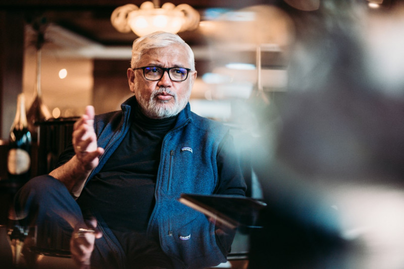 2210r amitavghosh3